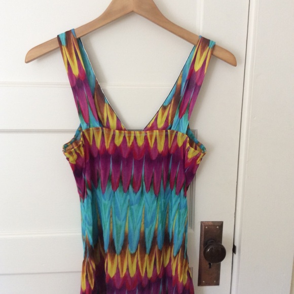 (2) Sz LRG, INC brand tanks. - Picture 3 of 8